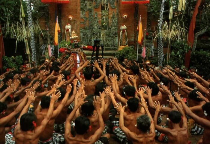 Fungsi Seni Rupa Sebagai sarana keagamaan
