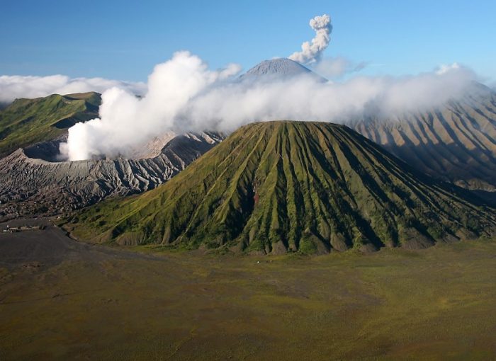  Indonesia merupakan salah satu negara yang memiliki banyak gunung berapi 45 Gunung Tertinggi di Indonesia yang Wajib Kamu Daki (Rekomended)