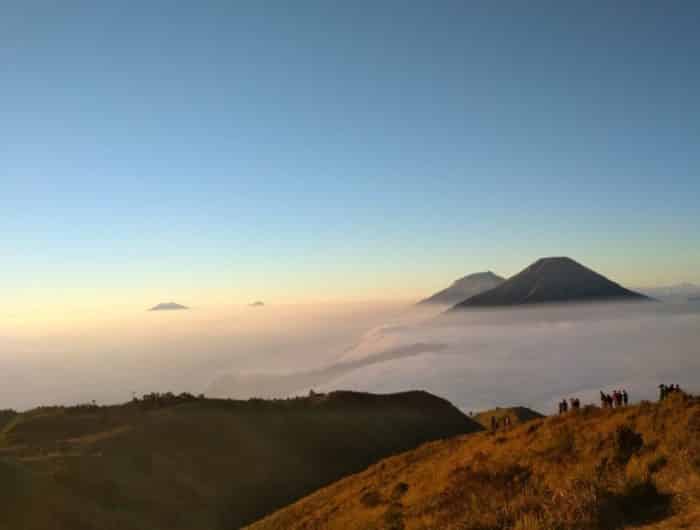  Indonesia merupakan salah satu negara yang memiliki banyak gunung berapi 45 Gunung Tertinggi di Indonesia yang Wajib Kamu Daki (Rekomended)