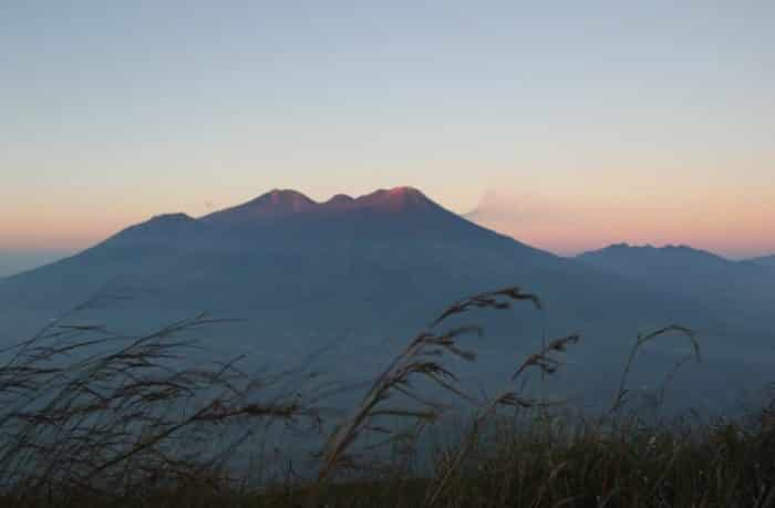  Indonesia merupakan salah satu negara yang memiliki banyak gunung berapi 45 Gunung Tertinggi di Indonesia yang Wajib Kamu Daki (Rekomended)