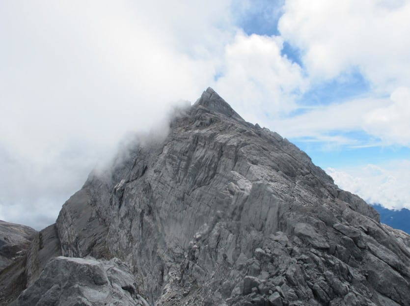  Indonesia merupakan salah satu negara yang memiliki banyak gunung berapi 45 Gunung Tertinggi di Indonesia yang Wajib Kamu Daki (Rekomended)