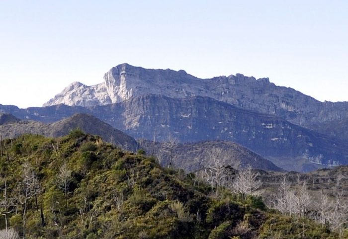  Indonesia merupakan salah satu negara yang memiliki banyak gunung berapi 45 Gunung Tertinggi di Indonesia yang Wajib Kamu Daki (Rekomended)