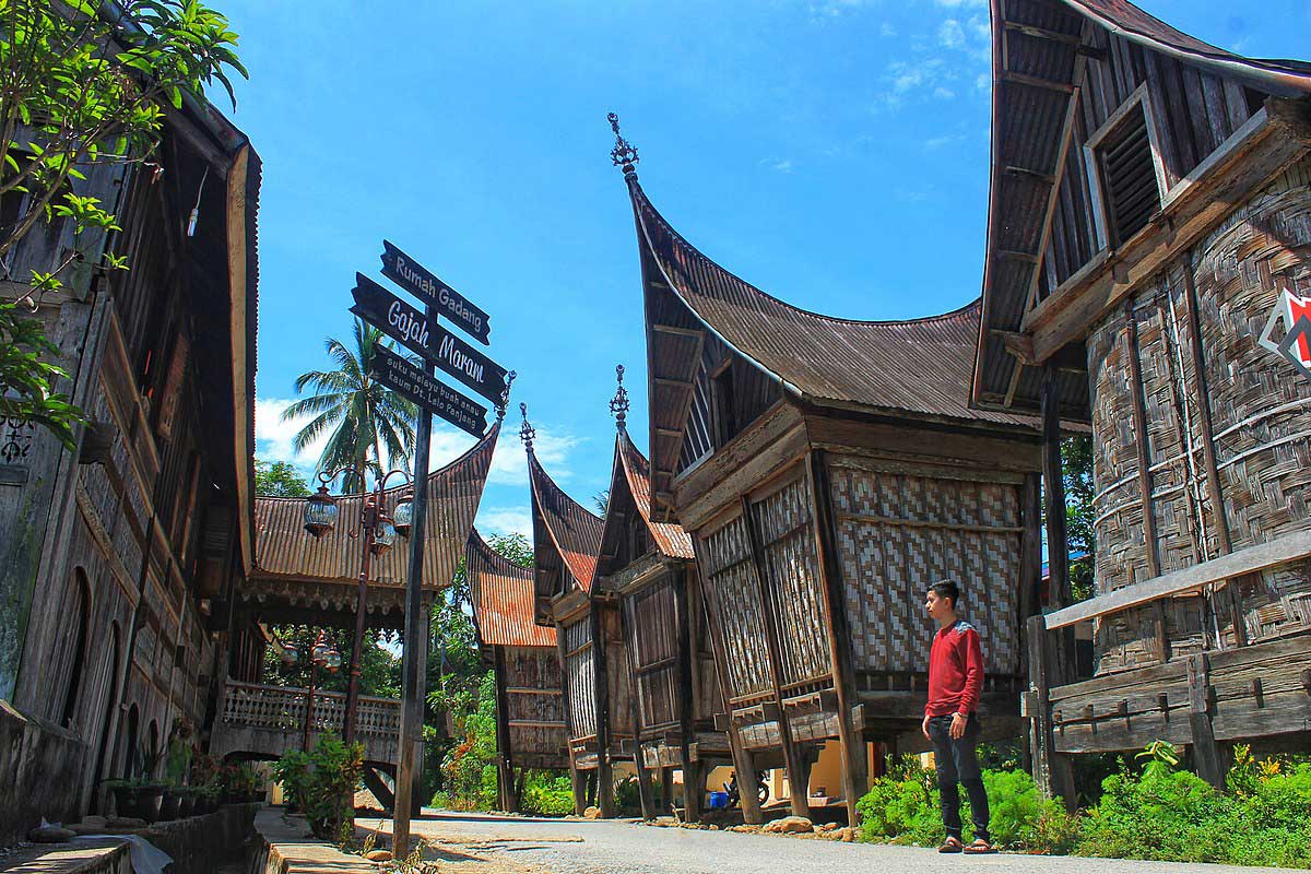 Rumah-Adat-Gadang - Thegorbalsla