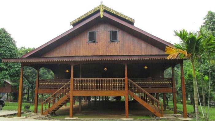 Mewarnai Rumah Adat Jawa Timur - GAMBAR MEWARNAI HD