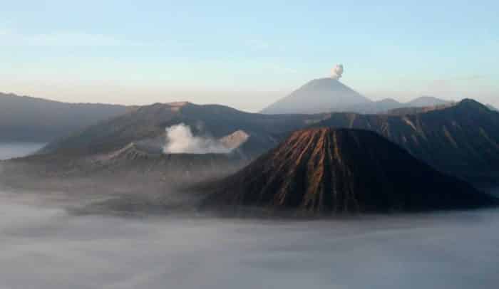  Indonesia merupakan salah satu negara yang memiliki banyak gunung berapi 45 Gunung Tertinggi di Indonesia yang Wajib Kamu Daki (Rekomended)