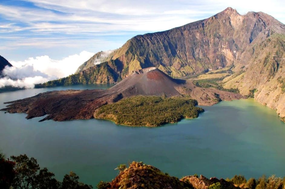 45 Gunung Tertinggi di Indonesia  yang Wajib Kamu Daki 