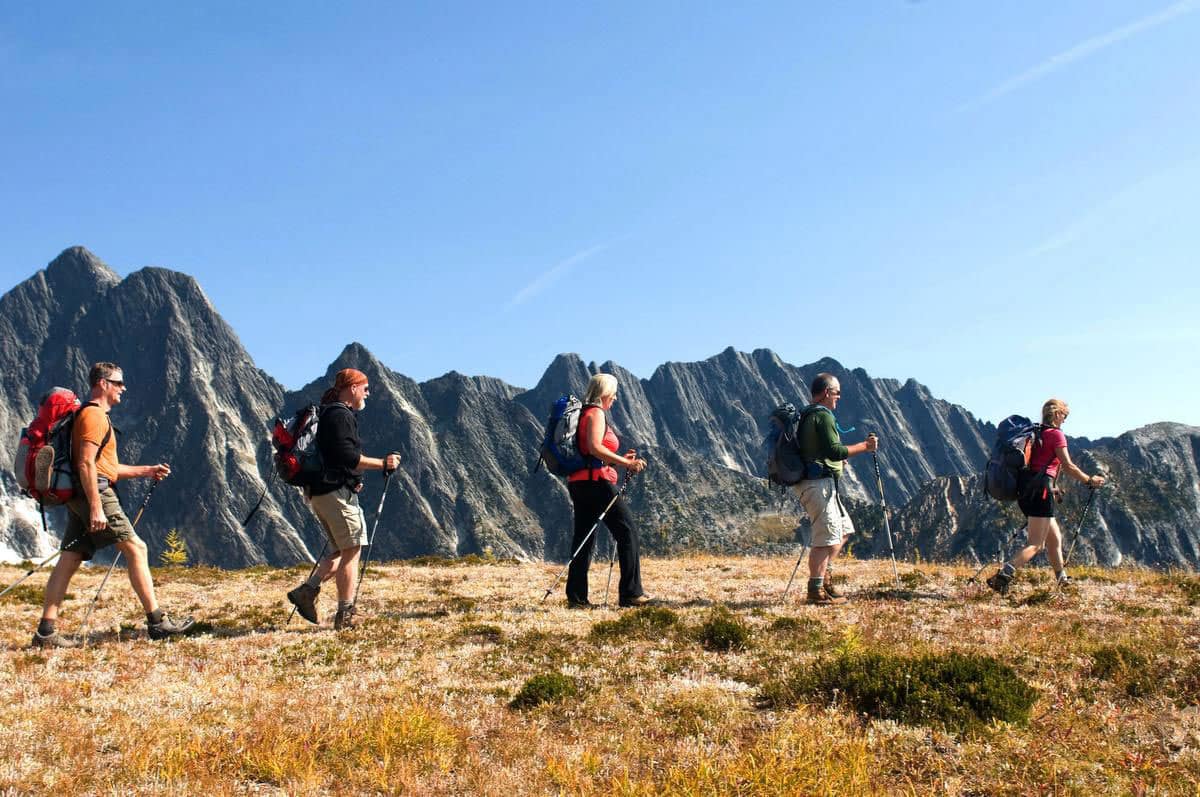  Perlengkapan Naik Gunung  Bagi Kelompok Thegorbalsla