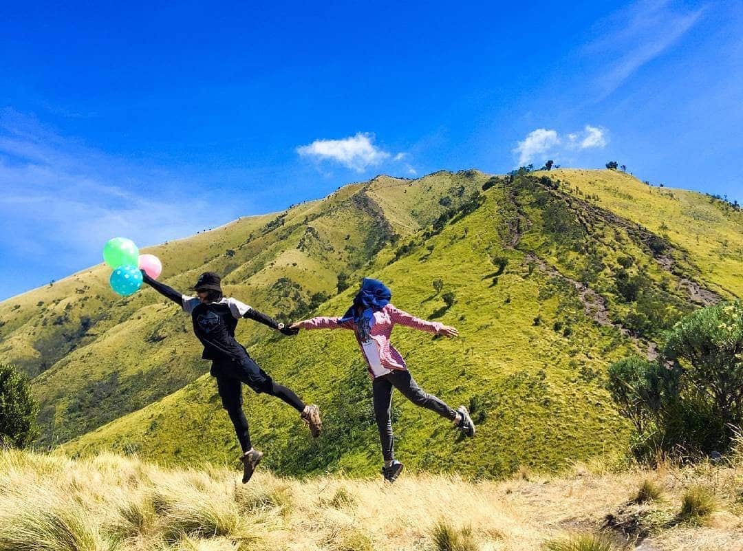  Perlengkapan Naik Gunung  Merbabu Thegorbalsla