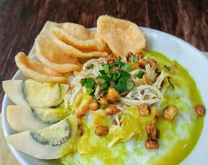  Bubur ayam merupakan kuliner terlaris di Indonesia 15 Resep Bubur Ayam Spesial di Indonesia, Dijamin Bikin Ketagihan !