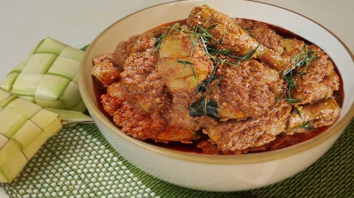  daging ayam masih menjadi hidangan masakan favorit bagi masyarakat 20 Resep Gulai Ayam Spesial Ala Restoran yang Wajib Bunda Coba !