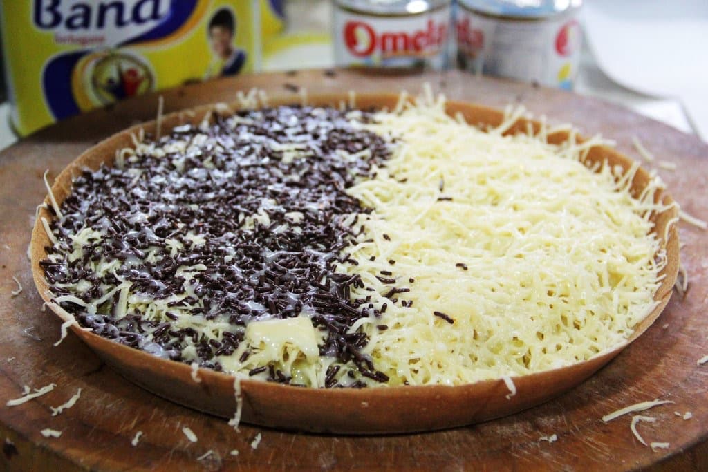  Martabak manis merupakan salah satu masakan camilan terkenal di Indonesia 17 Resep Martabak Manis yang Enak, Lembut, dan Simple (Lengkap)