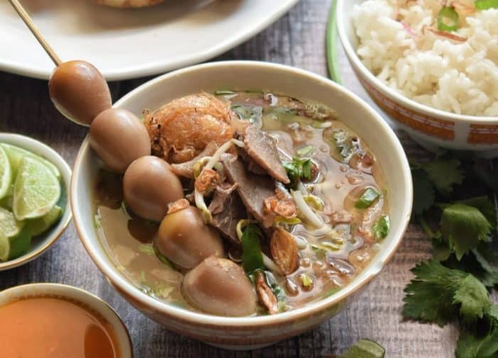  Soto ayam merupakan salah satu dari ratusan ribu kuliner yang ada di Indonesia 14 Resep Soto Ayam Terlezat dari Berbagai Daerah di Indonesia !