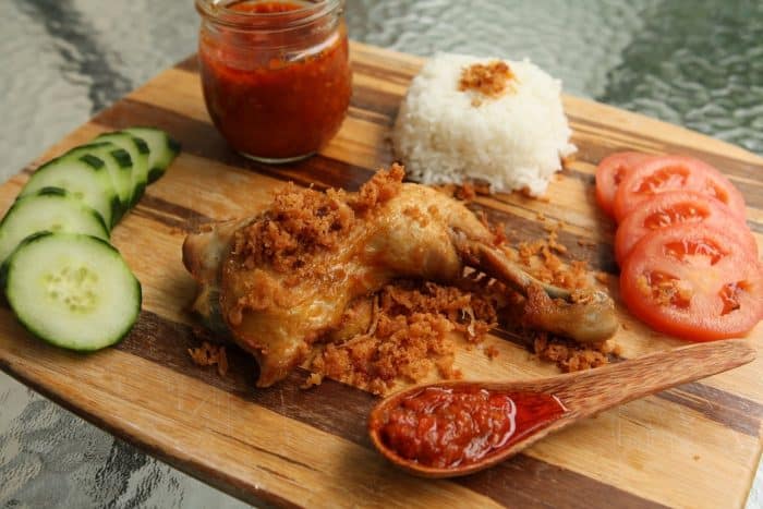  Cita rasa ayam kremes sudah tidak diragukan lagi 16 Resep Ayam Kremes yang Enak, Renyah, dan Praktis (Rekomended)