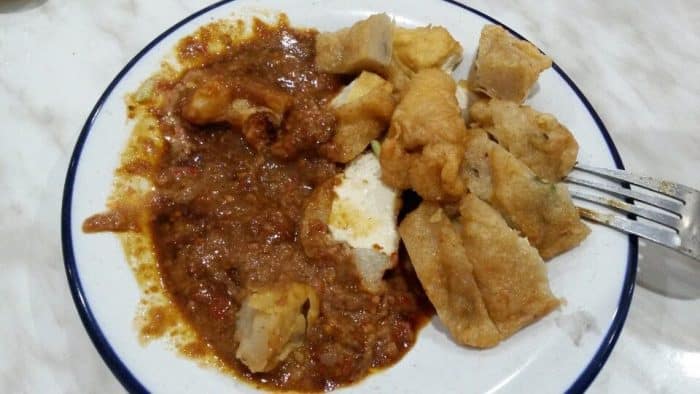  Batagor merupakan salah satu makanan khas Sunda yaitu bakso tahu yang digoreng 18 Resep Batagor yang Enak dan Mudah Ala Kaki Lima (Rekomended)