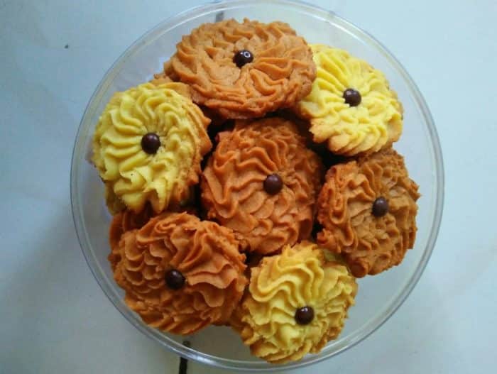  kue semprit menjadi salah satu nama yang wajib tersedia di meja tamu anda 19 Resep Kue Semprit yang Enak dan Empuk (Rekomended)