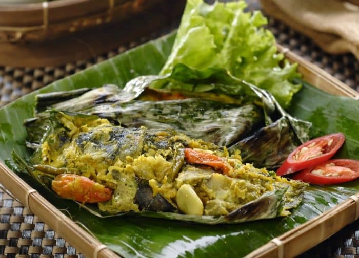  Salah satu materi kuliner yang kaya akan kandungan protein ialah ikan 16 Resep Pepes Ikan yang Enak, Segar, dan Praktis (Rekomended)