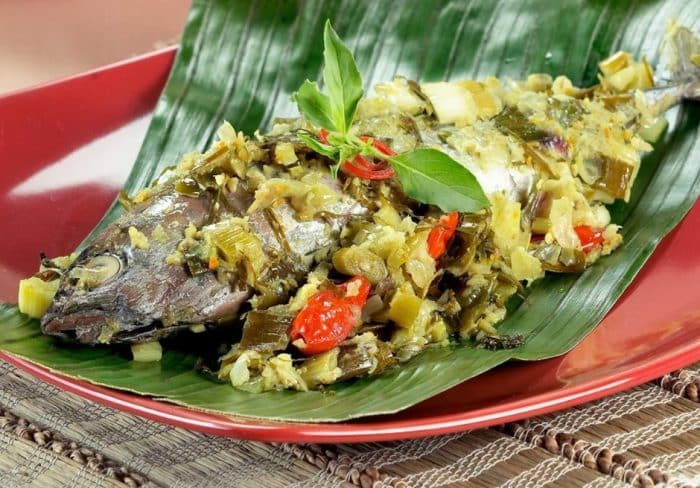  Salah satu materi kuliner yang kaya akan kandungan protein ialah ikan 16 Resep Pepes Ikan yang Enak, Segar, dan Praktis (Rekomended)