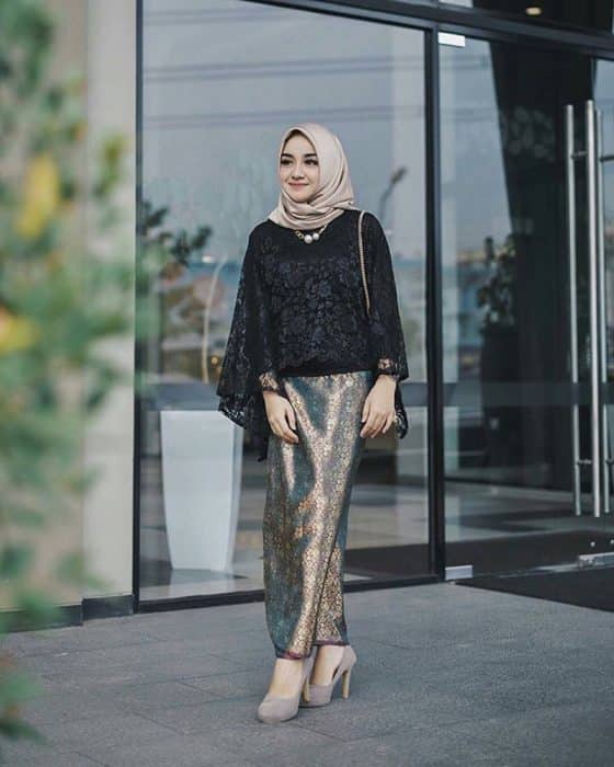 Model Gaun Brokat Hitam Hijab Formal