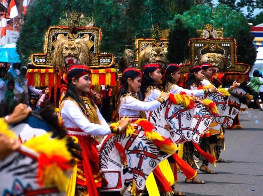  Macam Macam  Budaya di  Indonesia  Thegorbalsla