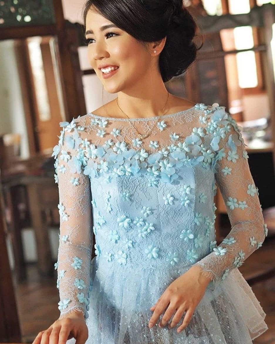  Model Atasan Brokat  Bunga Sky Blue Thegorbalsla