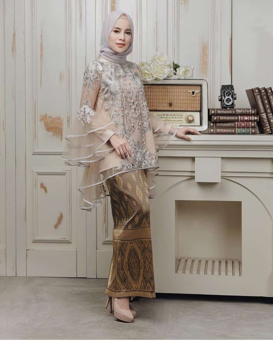 Model Kebaya Modern Soft Brokat 2 Thegorbalsla