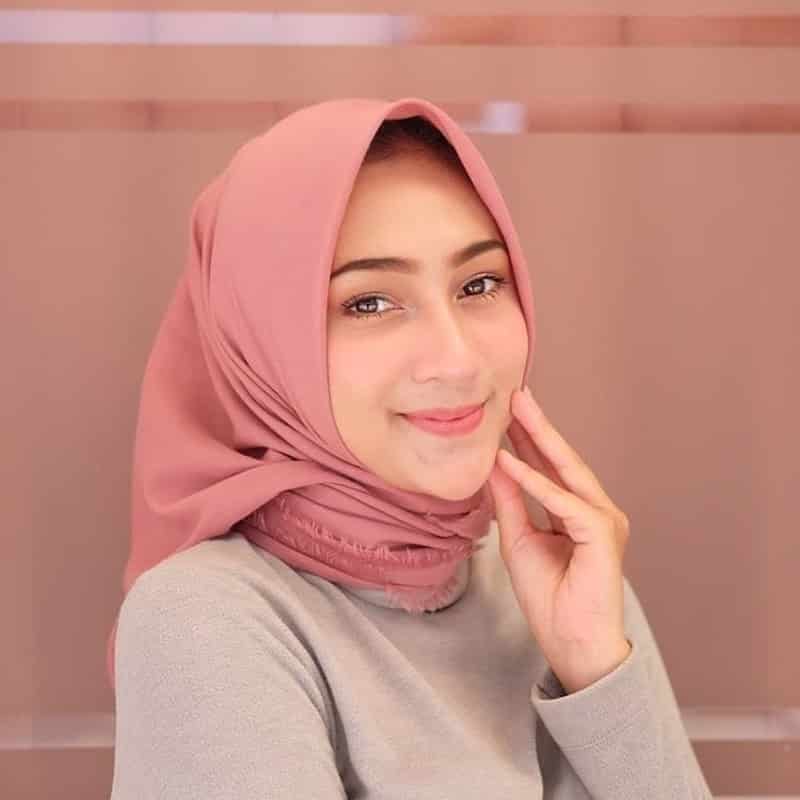 Tips Memilih Hijab Berdasarkan Warna Kulit - Thegorbalsla