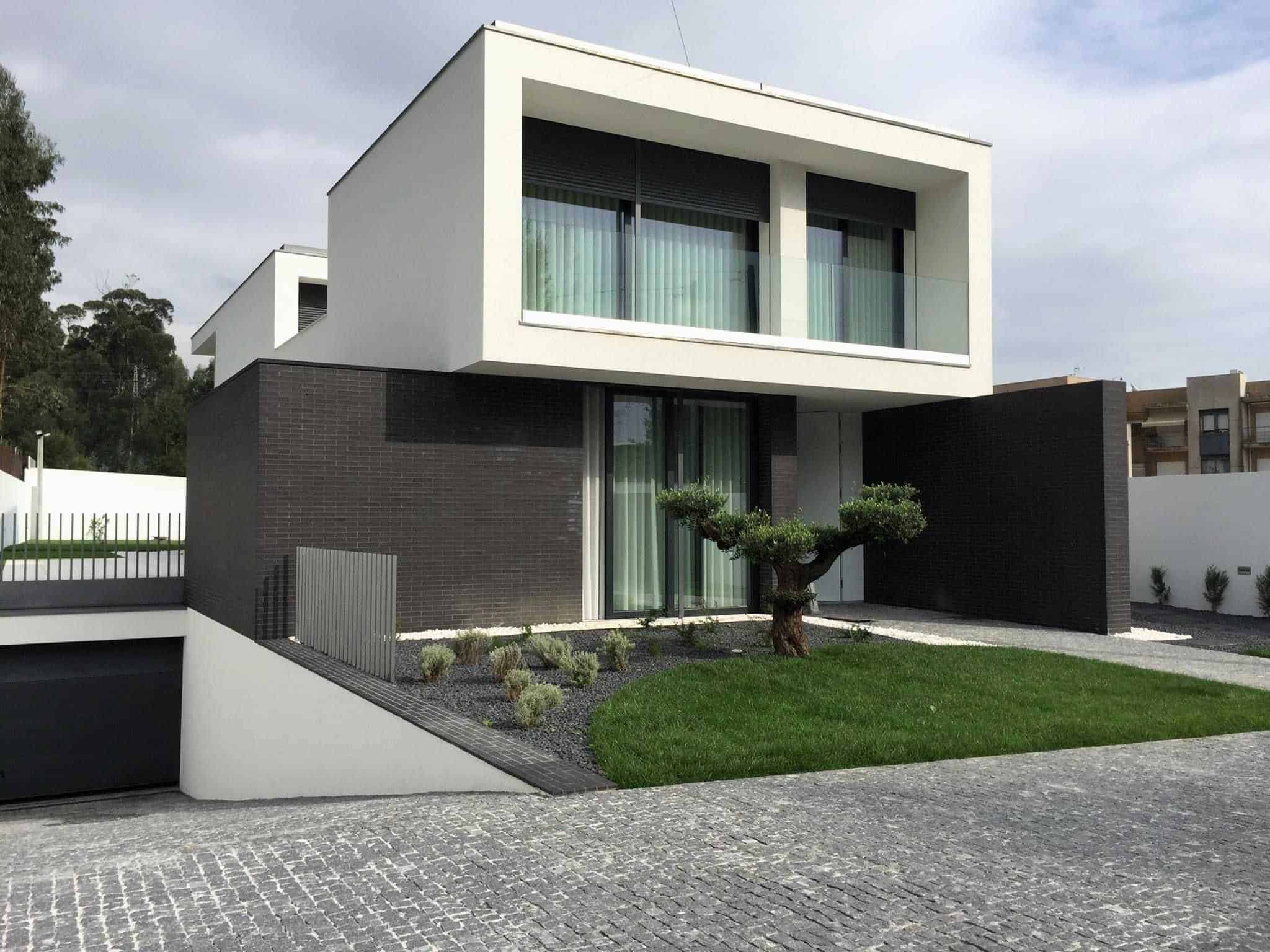 Modern House Garasi Basement Thegorbalsla