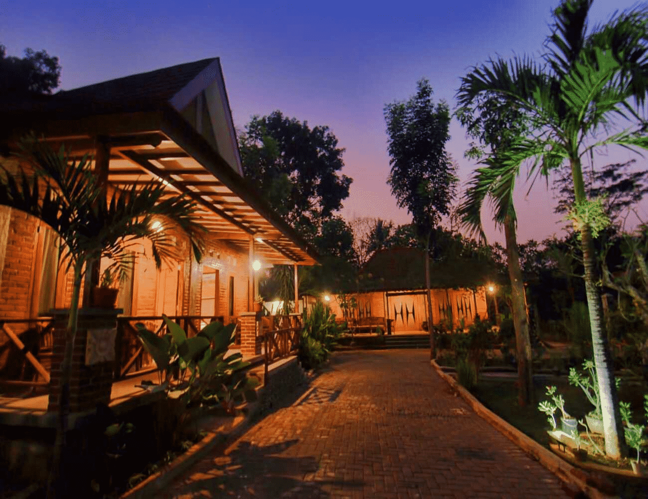 Rumah Adat Jawa Sederhana - Thegorbalsla