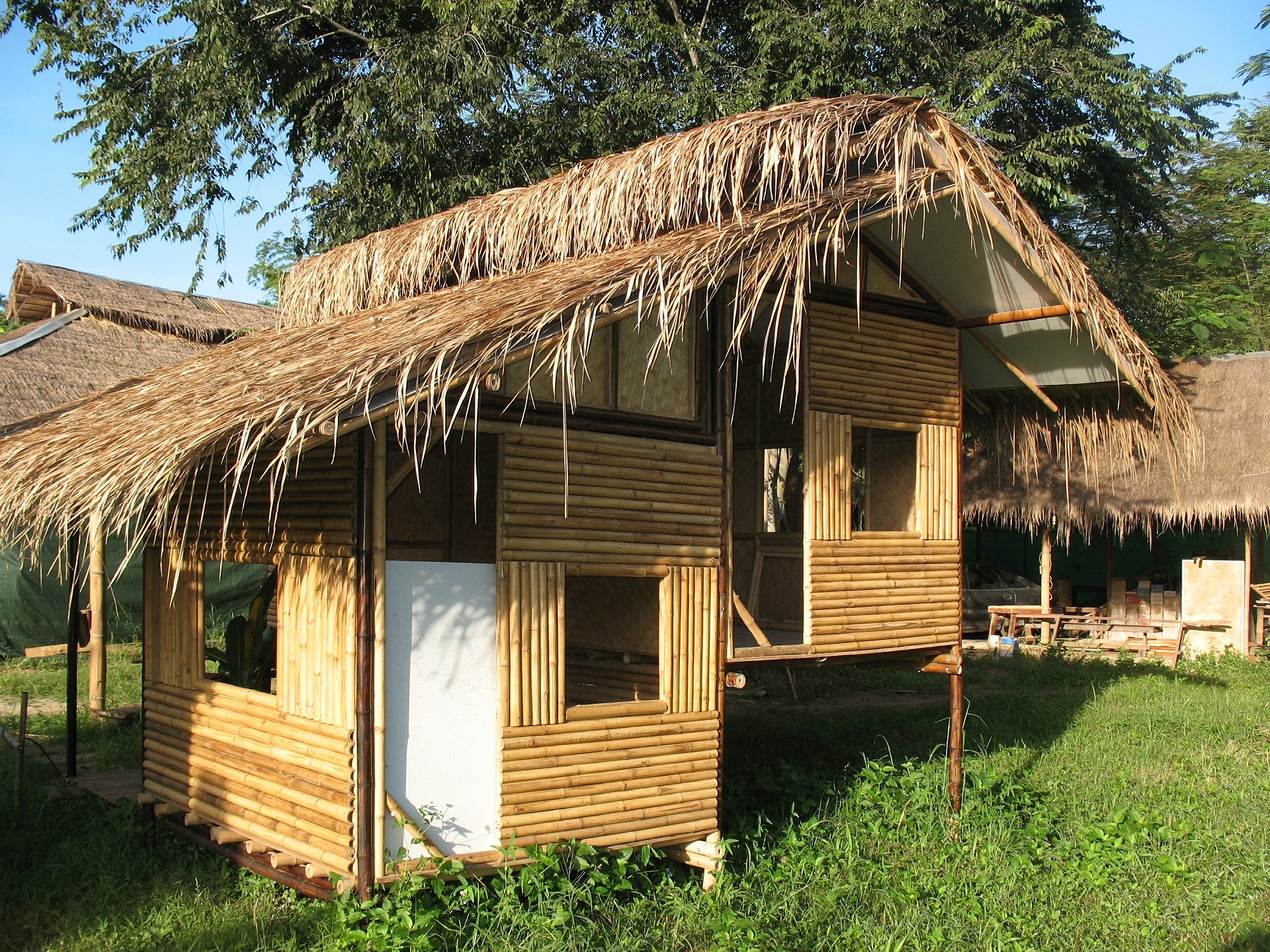  Rumah  Bambu  Kembar Siam Thegorbalsla