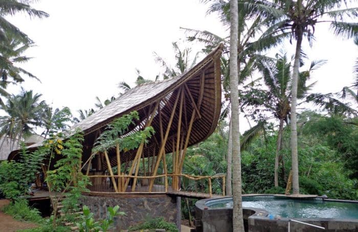 35 Contoh Desain Rumah Bambu Elegan Dan Minimalis