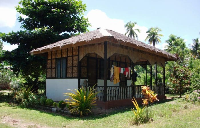 Rumah Bambu yang Sederhana