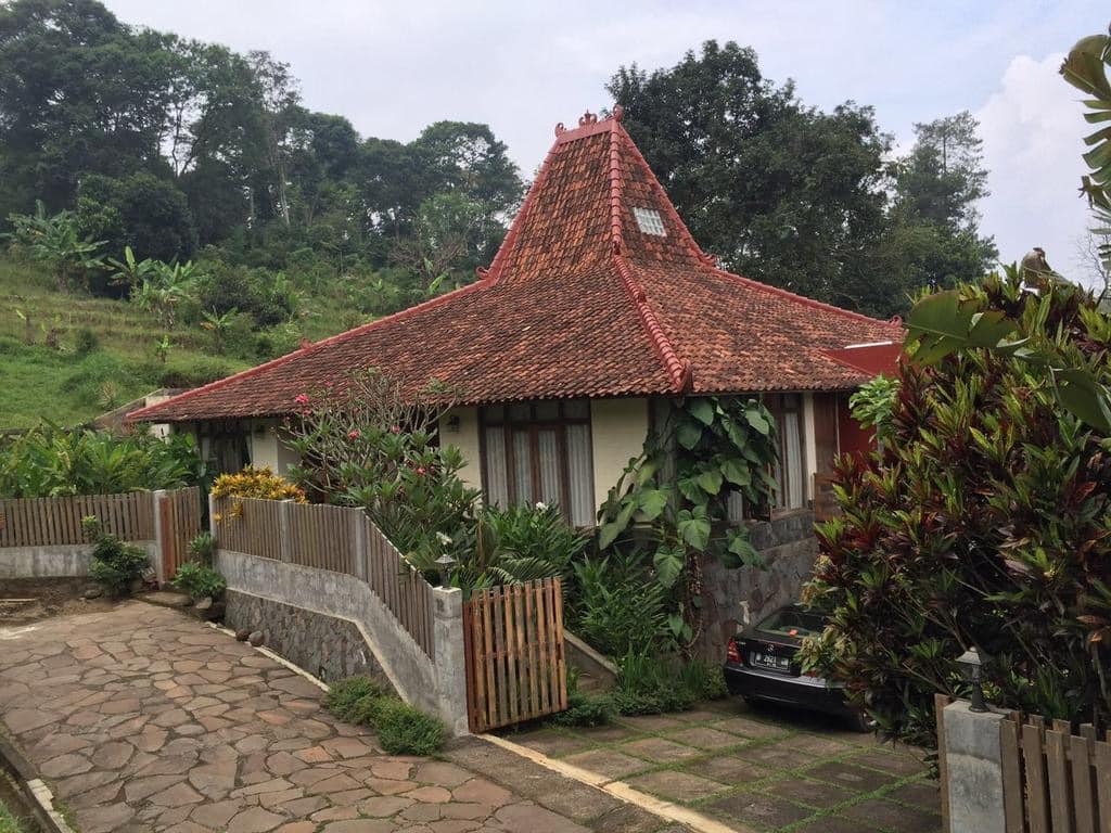 Rumah Joglo di  Pegunungan  Thegorbalsla