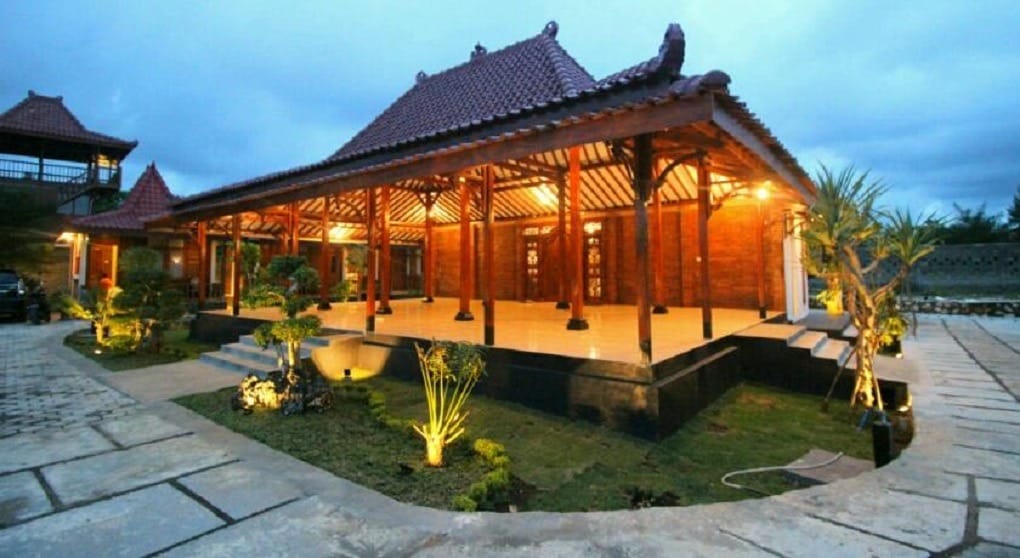 Rumah Panggung Joglo Sederhana dengan Teras - Thegorbalsla