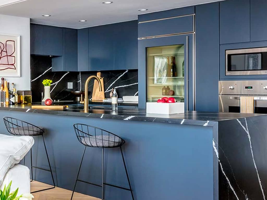 Dapur Menarik dengan Warna Biru Tua - Thegorbalsla