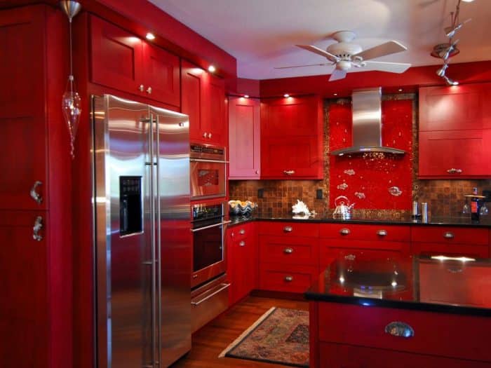 45 Contoh Desain Dapur Warna Merah (Mewah dan elegan)