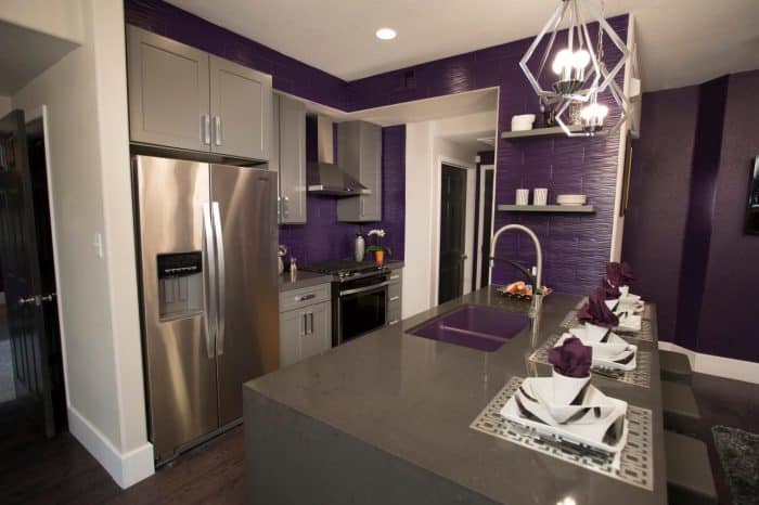 Desain dapur ungu mewah