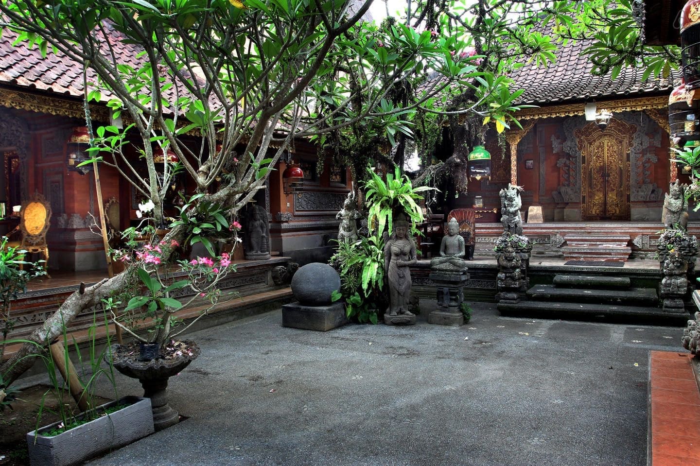 Halaman Masuk Rumah Bali - Thegorbalsla