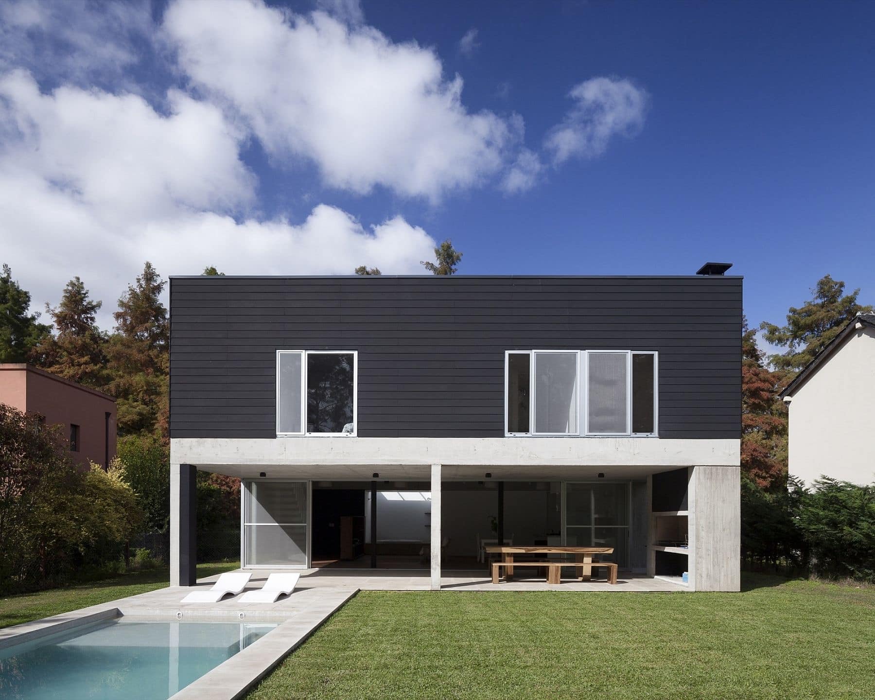 Rumah Minimalis Modern Persegi Panjang Black And White Thegorbalsla