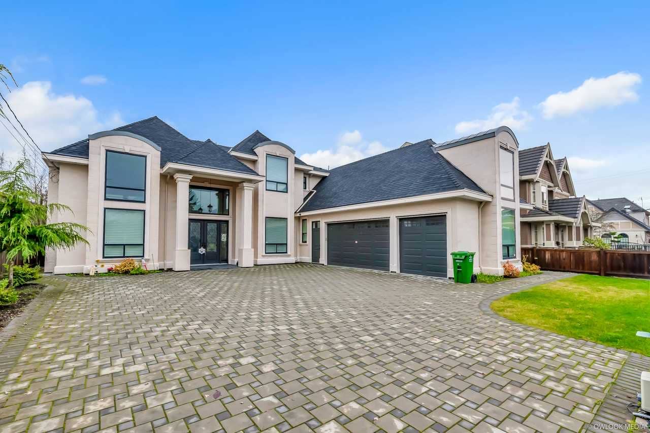 Rumah Modern Eropa Bentuk L - Thegorbalsla