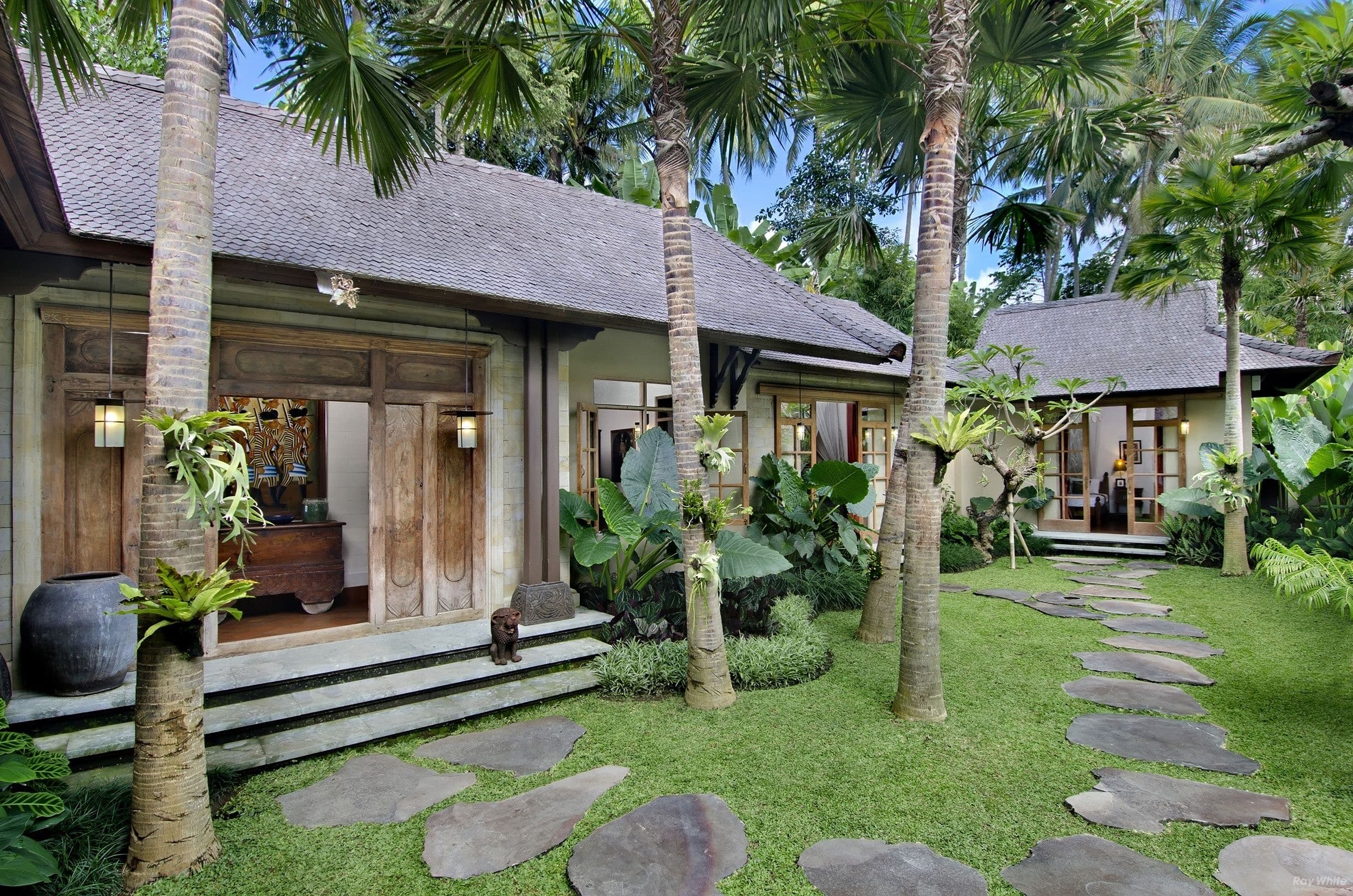 Rumah Bali Klasik Thegorbalsla