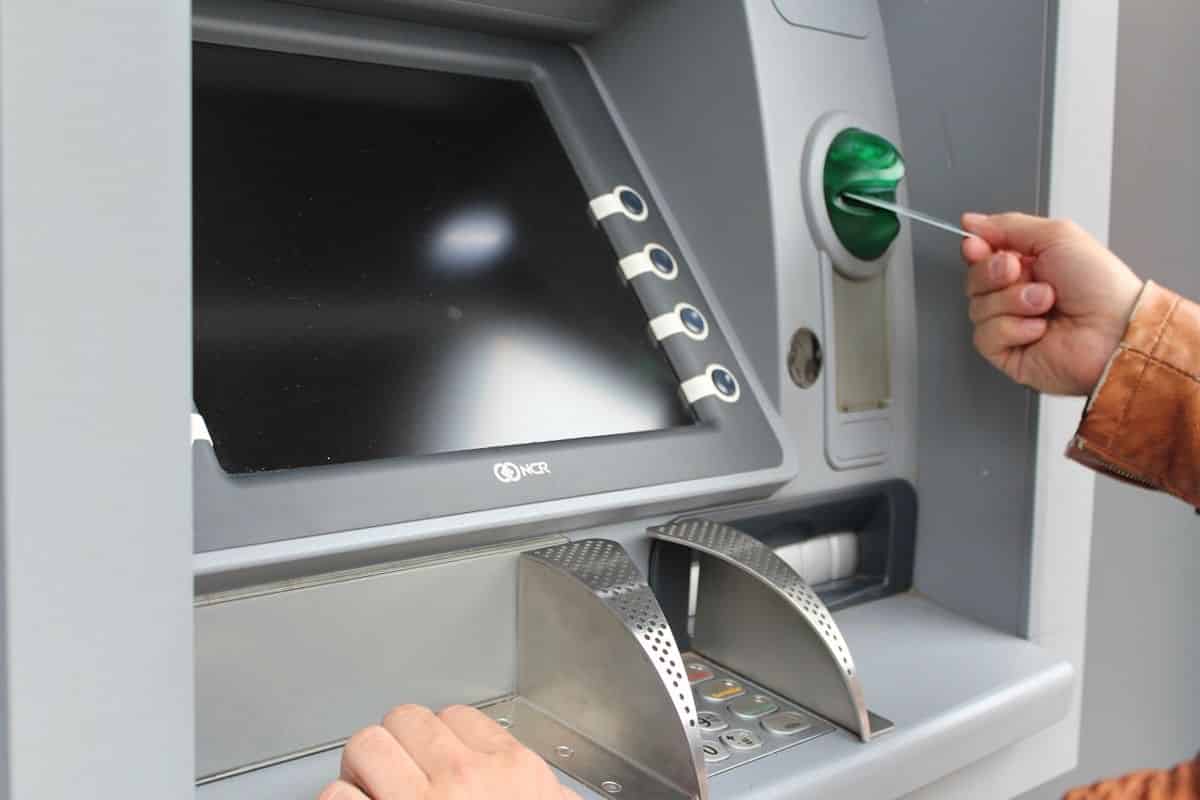 8 Cara Transfer Uang Lewat ATM Bank yang Sama dan Berbeda Simpel Dan Mudah